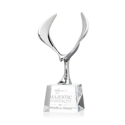 Recognition Awards - Crystal Awards - Maverick Eagle Award on Robson Base - Clear